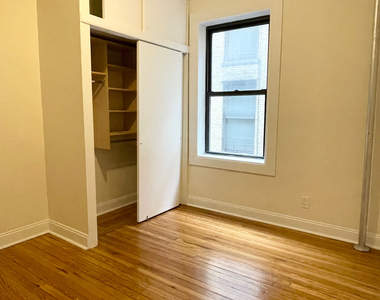 West 11th Street - Photo Thumbnail 8