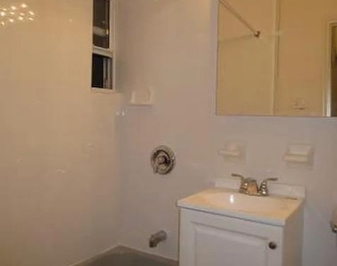 416 E 81st Street - Photo Thumbnail 2