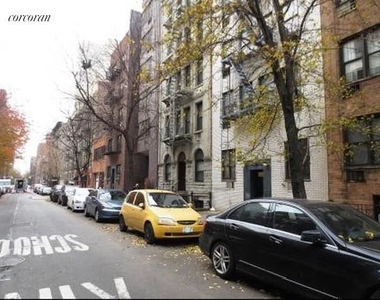 416 E 81st Street - Photo Thumbnail 4