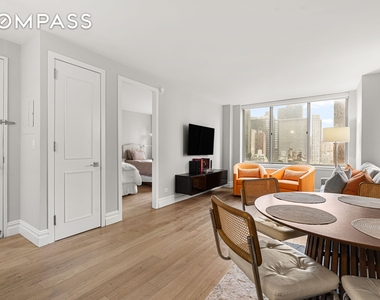 236 E 47th Street - Photo Thumbnail 4