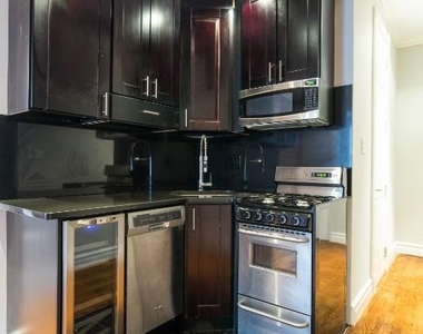 Mott Street - Photo Thumbnail 2