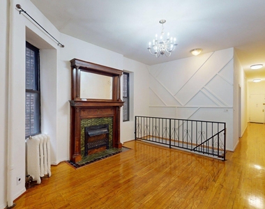 West 106th Street - Photo Thumbnail 0