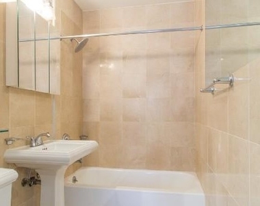 346 E 18th St - Photo Thumbnail 4