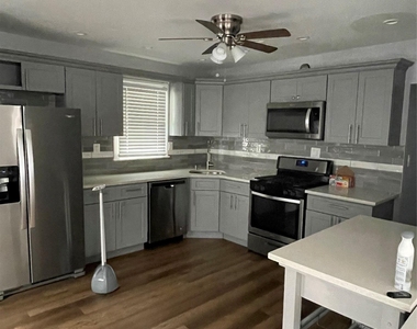 44 Lincoln Street - Photo Thumbnail 5