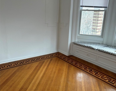 62 South Washington Street - Photo Thumbnail 4