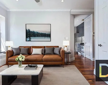 1590 Lexington Avenue - Photo Thumbnail 0