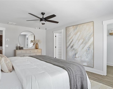 102 Fairlie Parkway - Photo Thumbnail 5