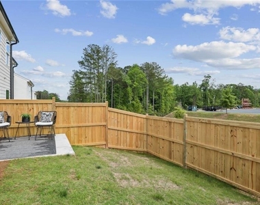102 Fairlie Parkway - Photo Thumbnail 17