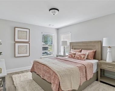 102 Fairlie Parkway - Photo Thumbnail 11
