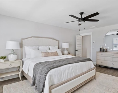 102 Fairlie Parkway - Photo Thumbnail 16