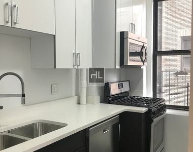 West 98th Street - Photo Thumbnail 3