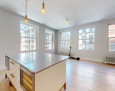 452 Brorome street apt 3W - Photo Thumbnail 4