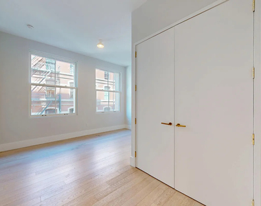 452 Brorome street apt 3W - Photo Thumbnail 10