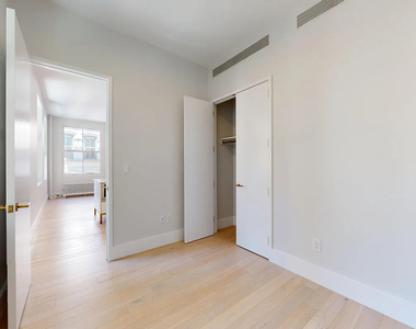 452 Brorome street apt 3W - Photo Thumbnail 13