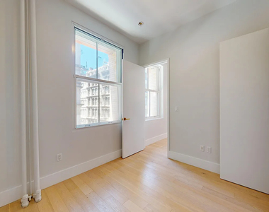 452 Brorome street apt 3W - Photo Thumbnail 11