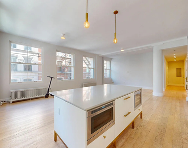 452 Brorome street apt 3W - Photo Thumbnail 5