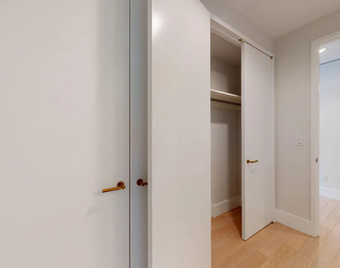 452 Brorome street apt 3W - Photo Thumbnail 15