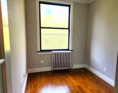 East 35th Street - Photo Thumbnail 5