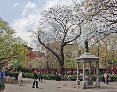 610 East 9th Street - Photo Thumbnail 5