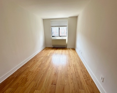 West 96th Street - Photo Thumbnail 1
