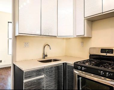 26 Wilson Ave - Photo Thumbnail 9