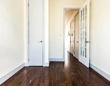 26 Wilson Ave - Photo Thumbnail 1