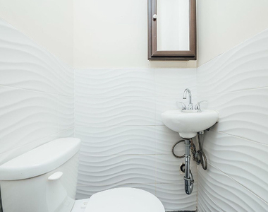 26 Wilson Ave - Photo Thumbnail 12