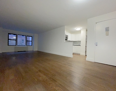 East 63 Street - Photo Thumbnail 2