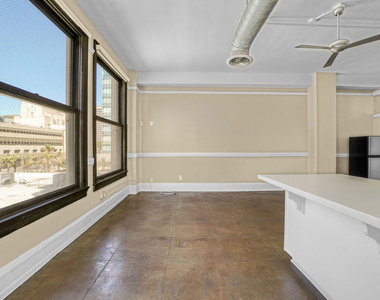 108 W 2nd Street - Photo Thumbnail 7