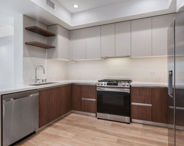 1444 Rexford Drive - Photo Thumbnail 2