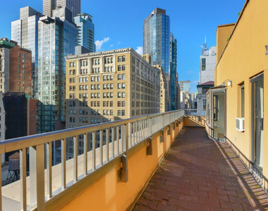 Madison Avenue - Photo Thumbnail 8