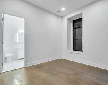 Madison Avenue - Photo Thumbnail 6