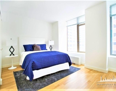 Hanover Square - Photo Thumbnail 2