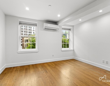 13 Old Fulton Street - Photo Thumbnail 0