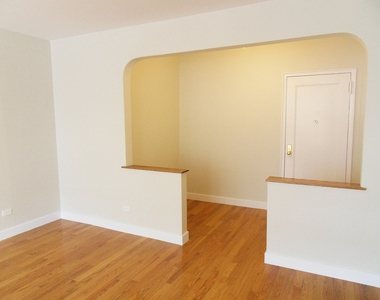 East 61st Street - Photo Thumbnail 3