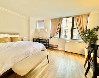 222 West 14th Street - Photo Thumbnail 7