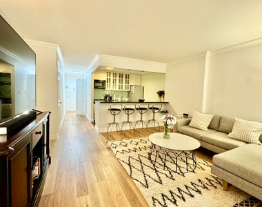 222 West 14th Street - Photo Thumbnail 13