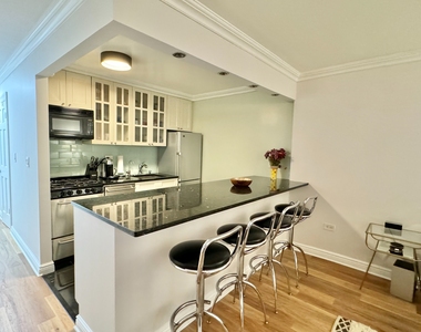 222 West 14th Street - Photo Thumbnail 4