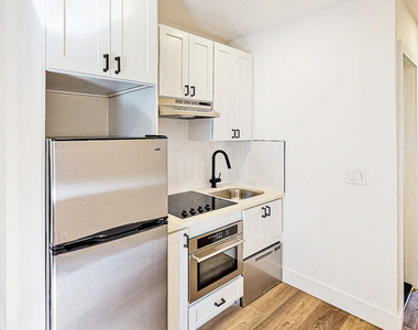 2785 Broadway - Photo Thumbnail 2