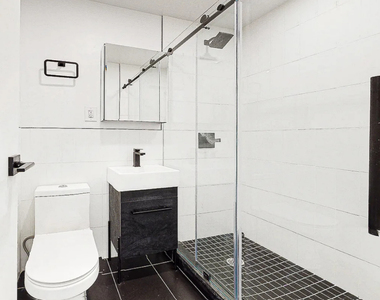 2785 Broadway - Photo Thumbnail 3