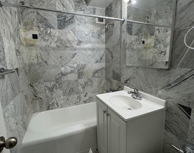 East 79th Street - Photo Thumbnail 3