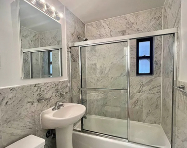 333 East 84th Street - Photo Thumbnail 5