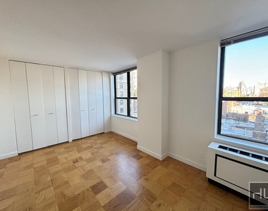 West 87th Street - Photo Thumbnail 2