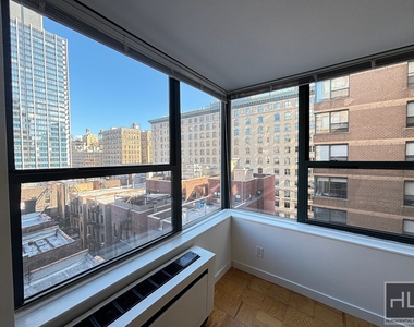 West 87th Street - Photo Thumbnail 0
