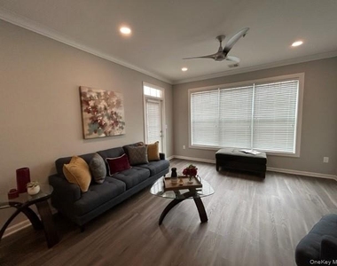 313 Charles Pond Drive - Photo Thumbnail 8