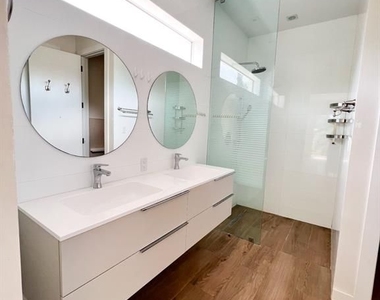 3037 S Elizabeth St - Photo Thumbnail 4