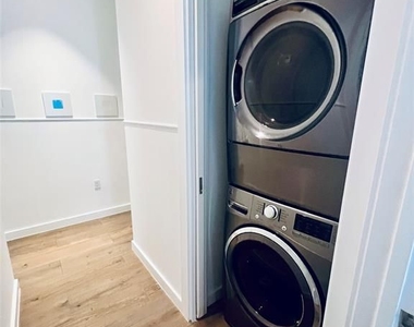 3037 S Elizabeth St - Photo Thumbnail 13