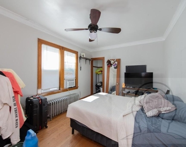 5057 West Newport Avenue - Photo Thumbnail 9
