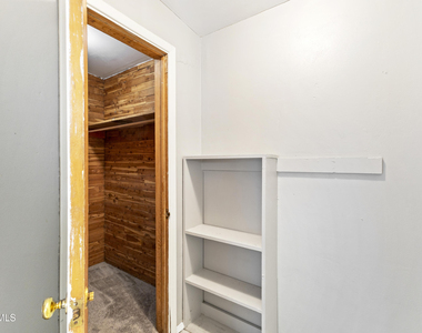 1015 N Clark Drive - Photo Thumbnail 5