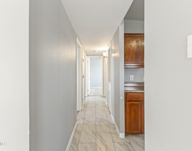 1015 N Clark Drive - Photo Thumbnail 2